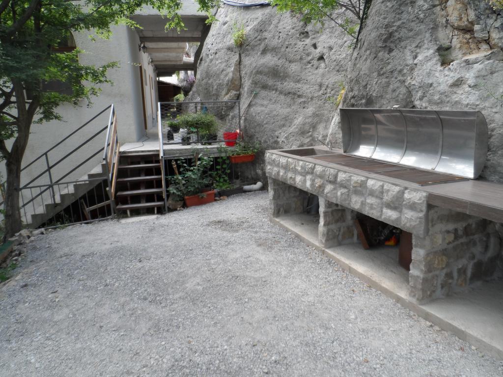 Pataki Guesthouse Petrovac na moru Exterior foto