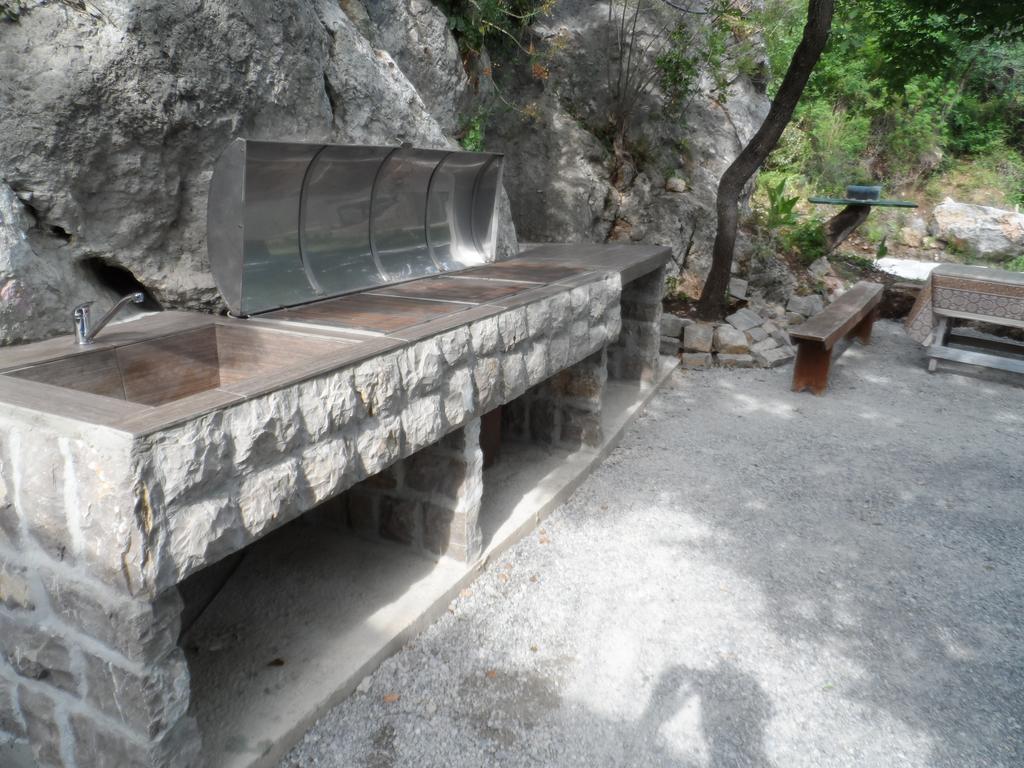 Pataki Guesthouse Petrovac na moru Exterior foto