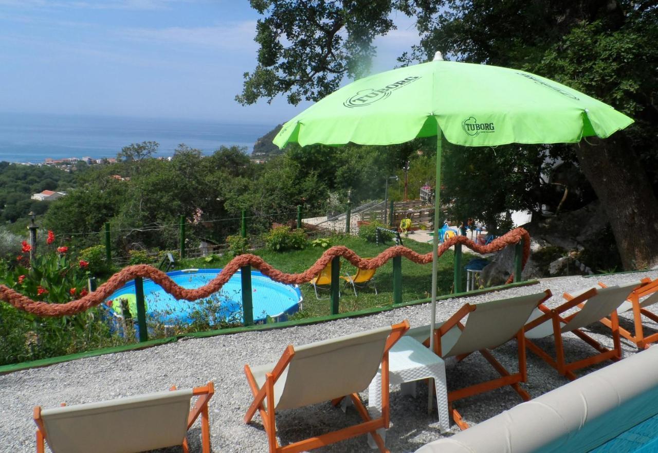 Pataki Guesthouse Petrovac na moru Exterior foto