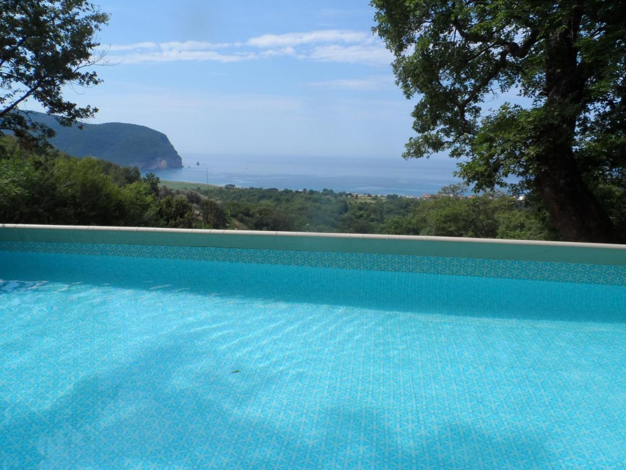 Pataki Guesthouse Petrovac na moru Exterior foto