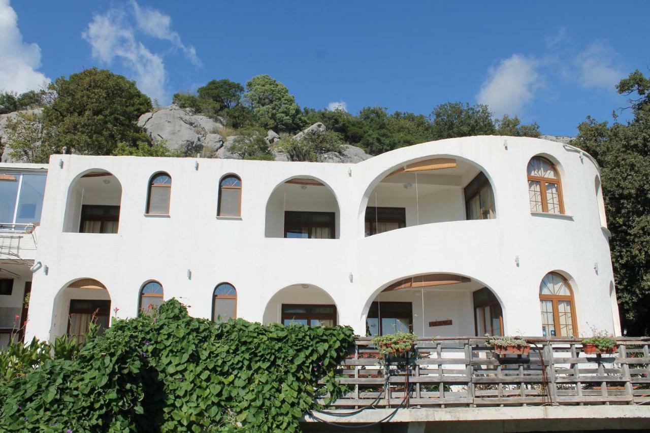 Pataki Guesthouse Petrovac na moru Exterior foto