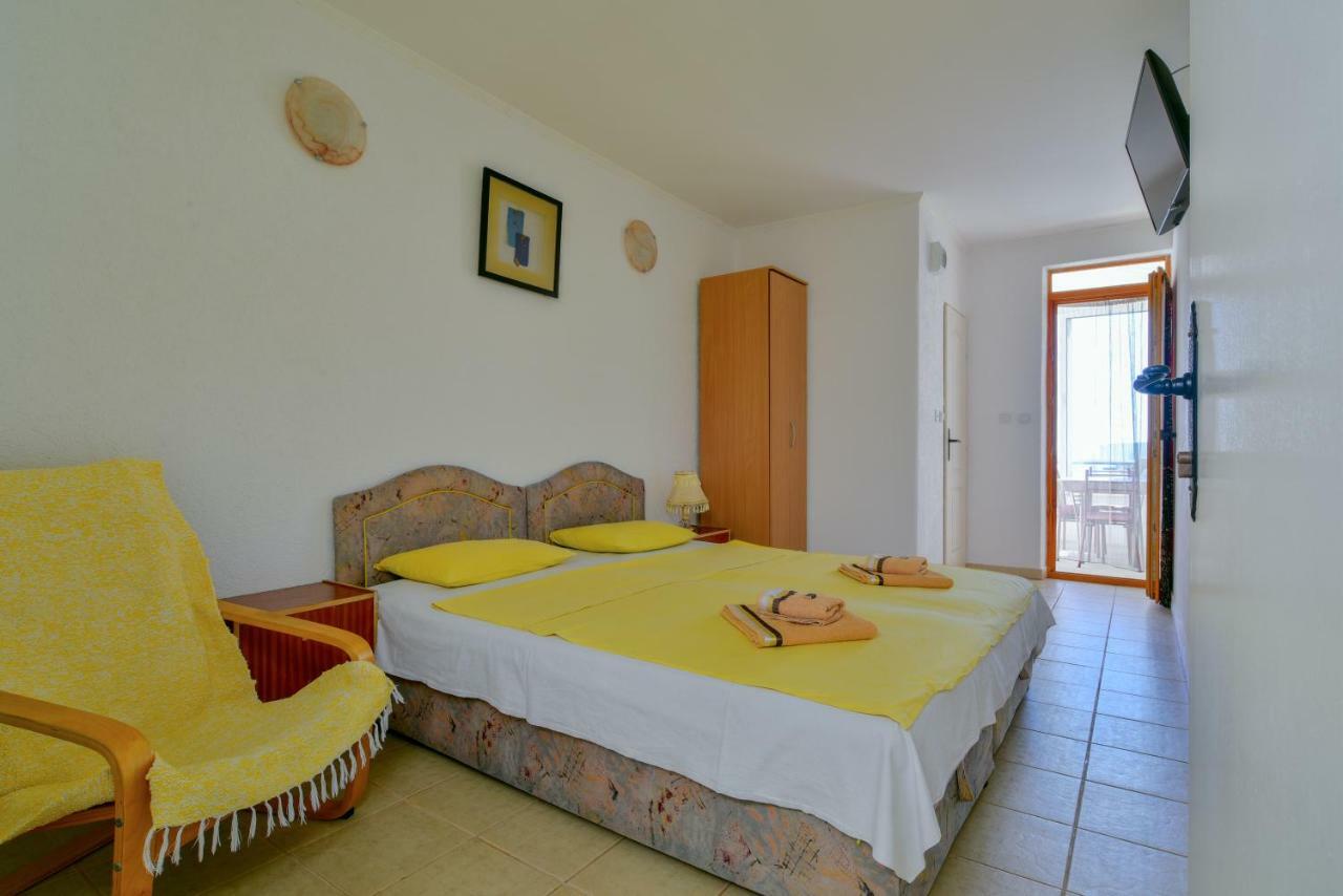 Pataki Guesthouse Petrovac na moru Exterior foto