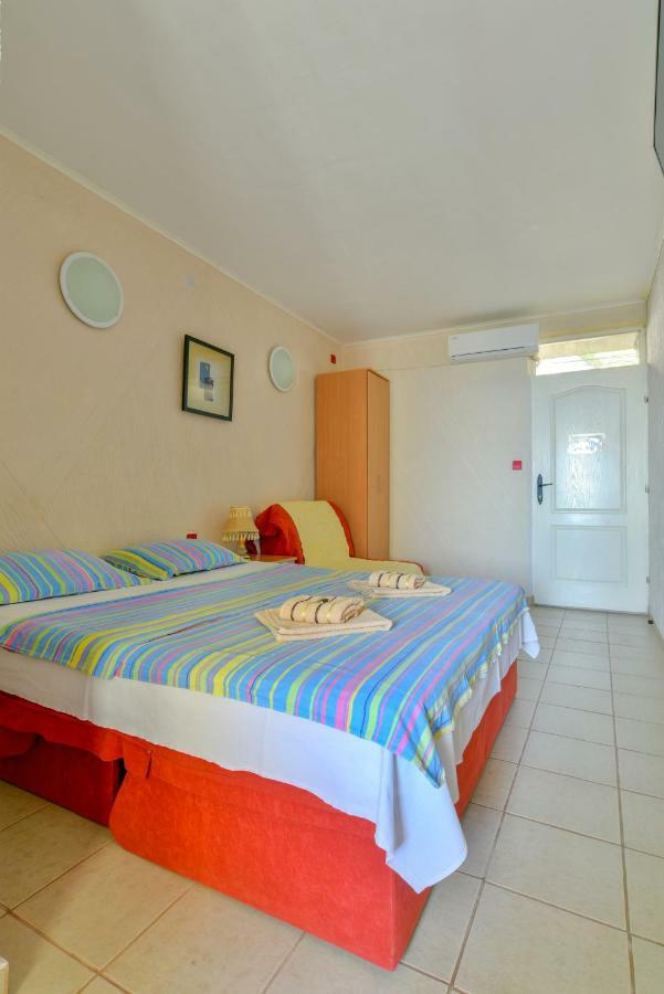 Pataki Guesthouse Petrovac na moru Exterior foto