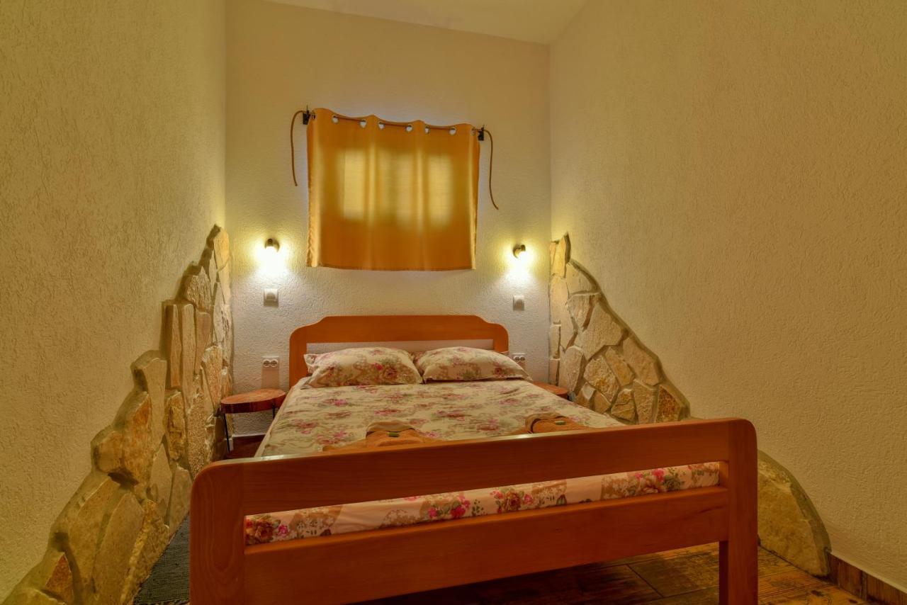 Pataki Guesthouse Petrovac na moru Exterior foto